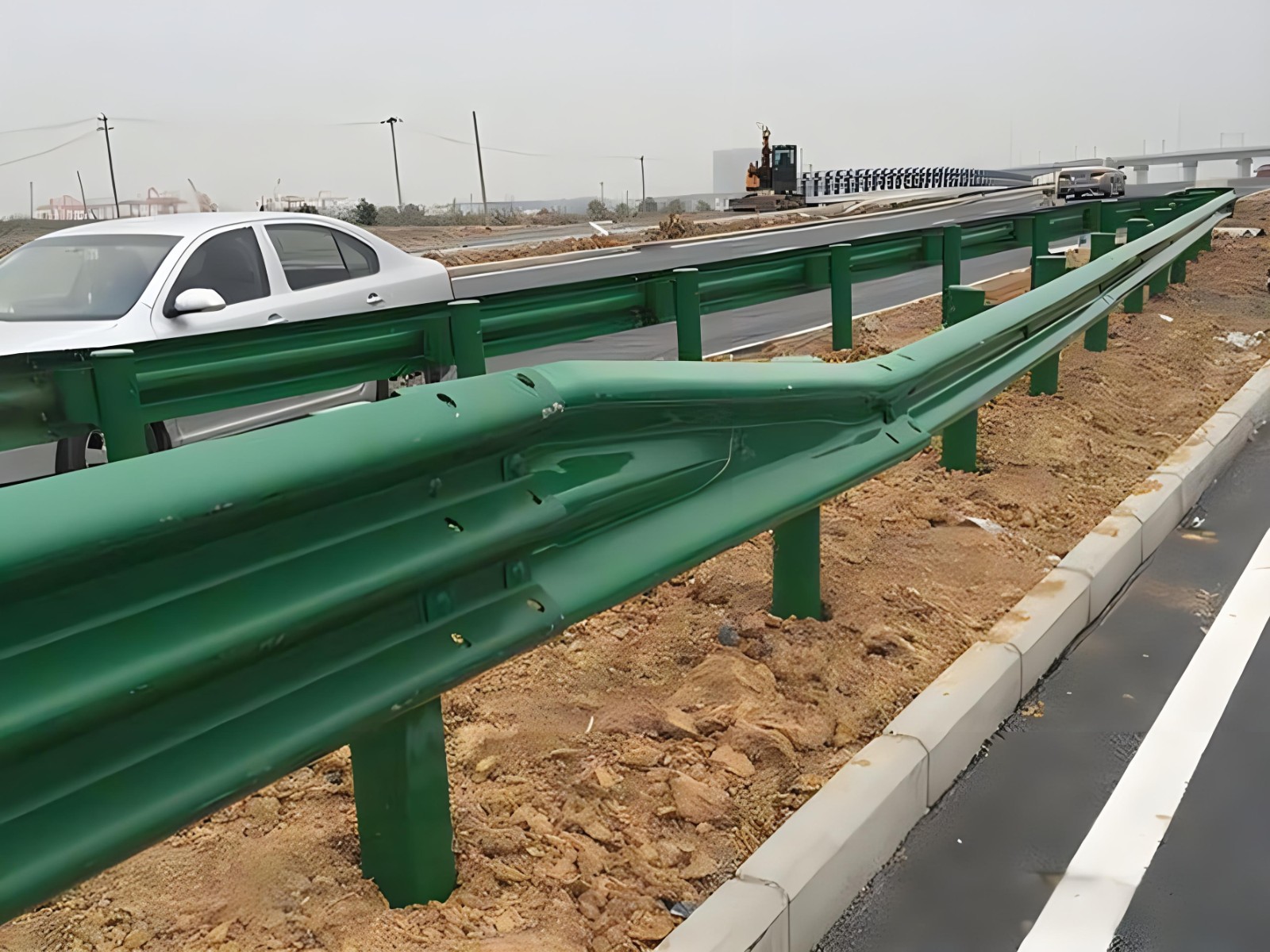 云浮高速波形护栏板日常维护方案确保道路安全新举措